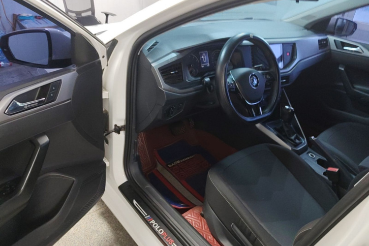 Volkswagen Polo 2020 car image #16