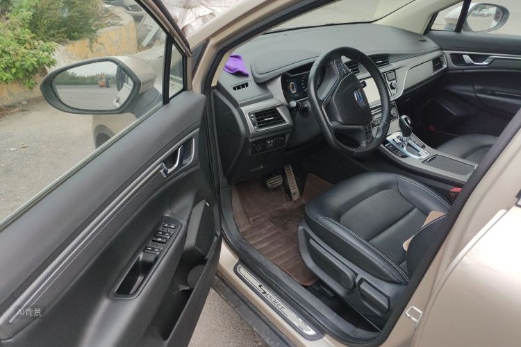 GEELY Emgrand GS 2017 صورة سيارة #18