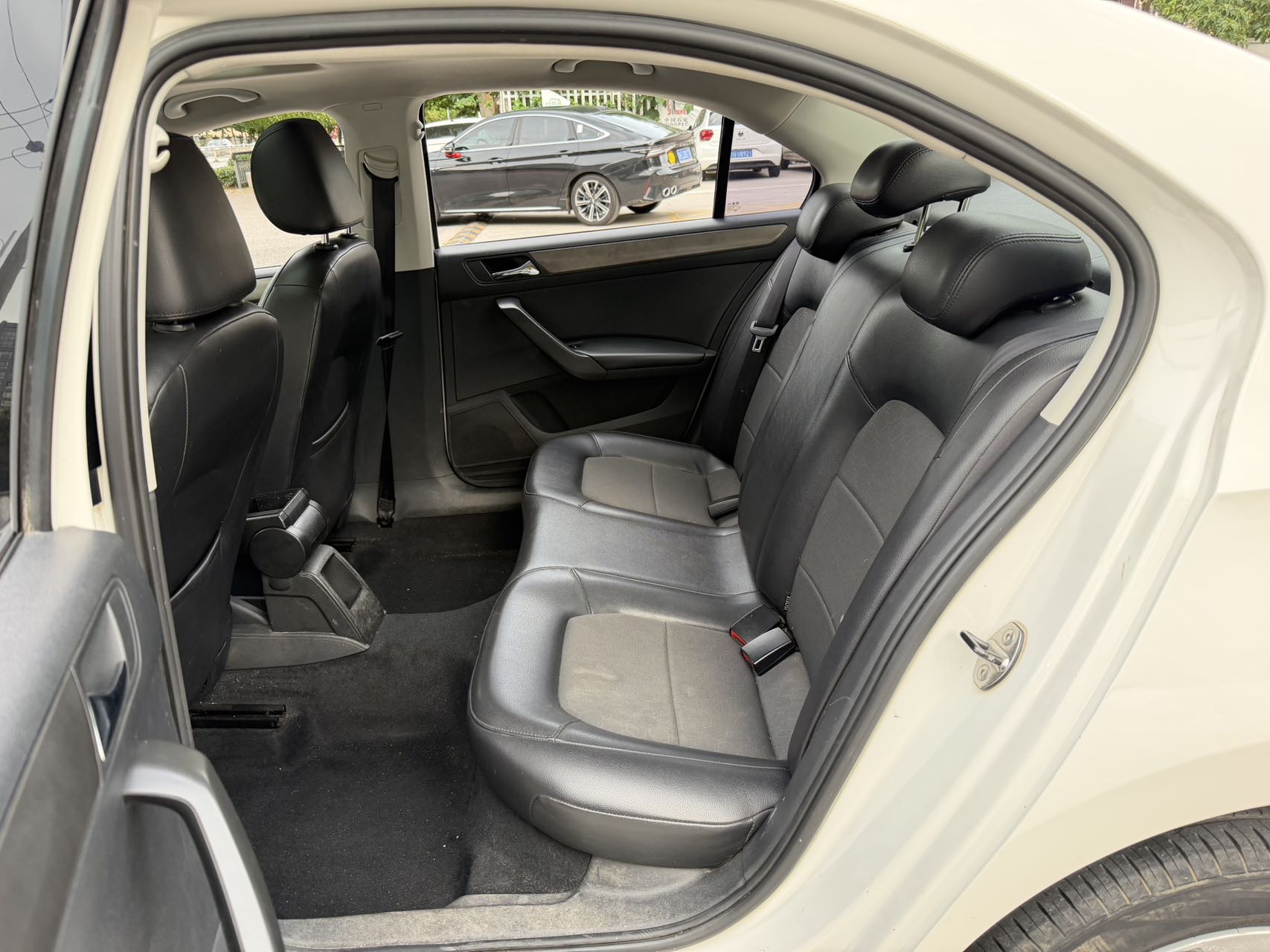 Volkswagen Santana 2014 car image #12