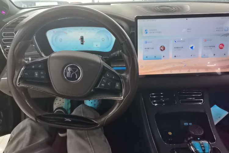 BYD Han 2022 car image #11