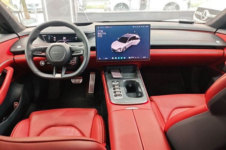 MI SU7 2025 immagine di auto #10