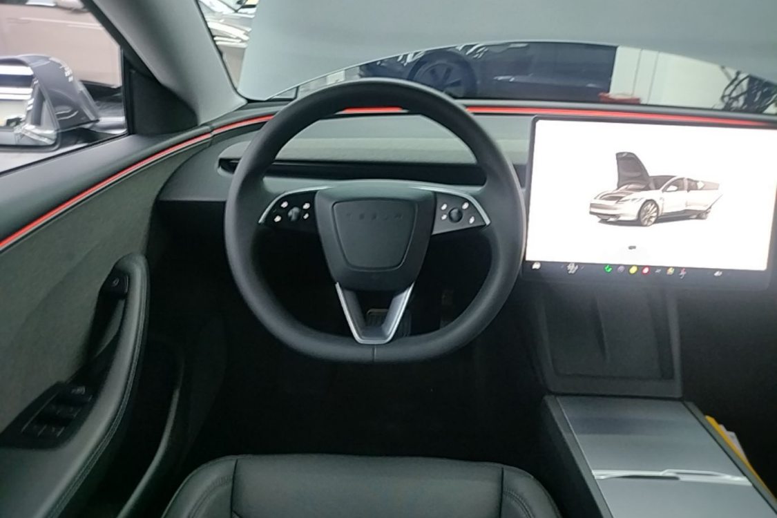 Tesla Model 3 2025 car image #16