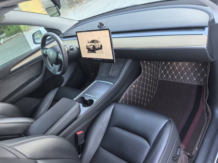 Tesla Model Y 2023 #7 Tesla Model Y 2023 car image #7