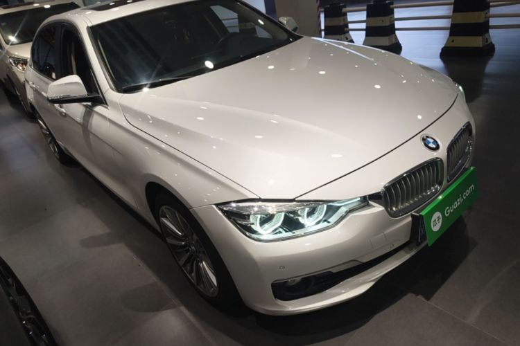 BMW 3 Series 2019 car image #6