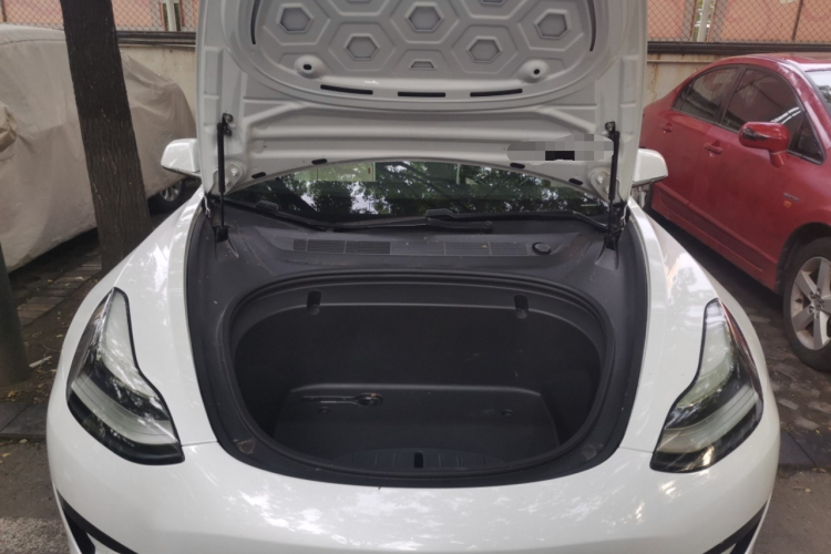 Tesla Model 3 2020 car image #22