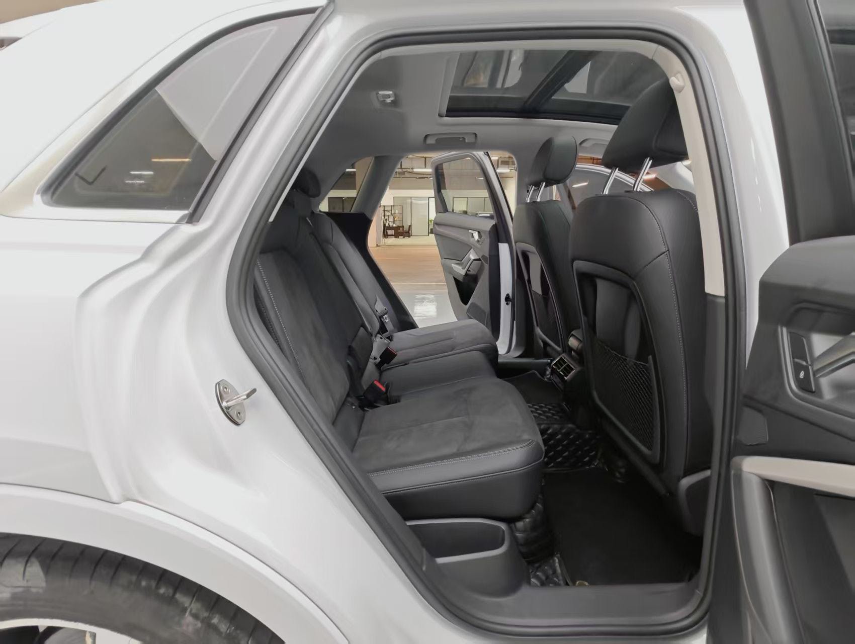 Audi Q3 2023 #12 Audi Q3 2023 car image #12