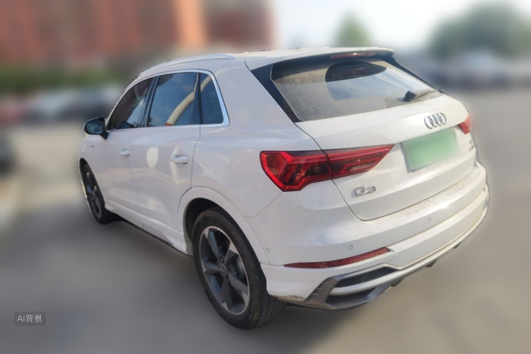 Audi Q3 2023 car image #5