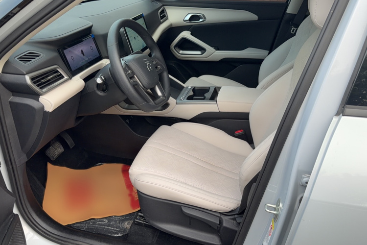 BYD YuanUP 2025 car image #9
