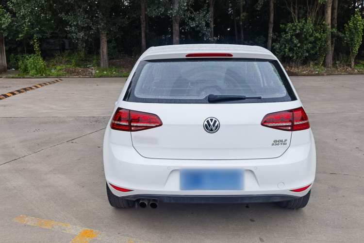 Volkswagen Golf 2017 car image #5