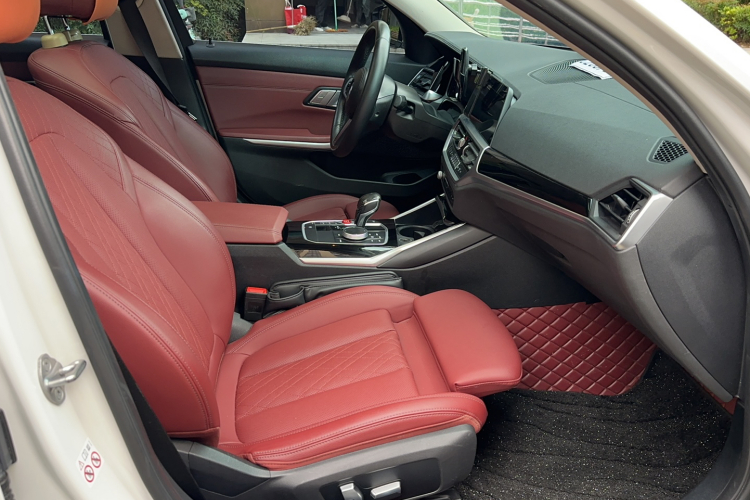 BMW 3 Series 2022 car image #15