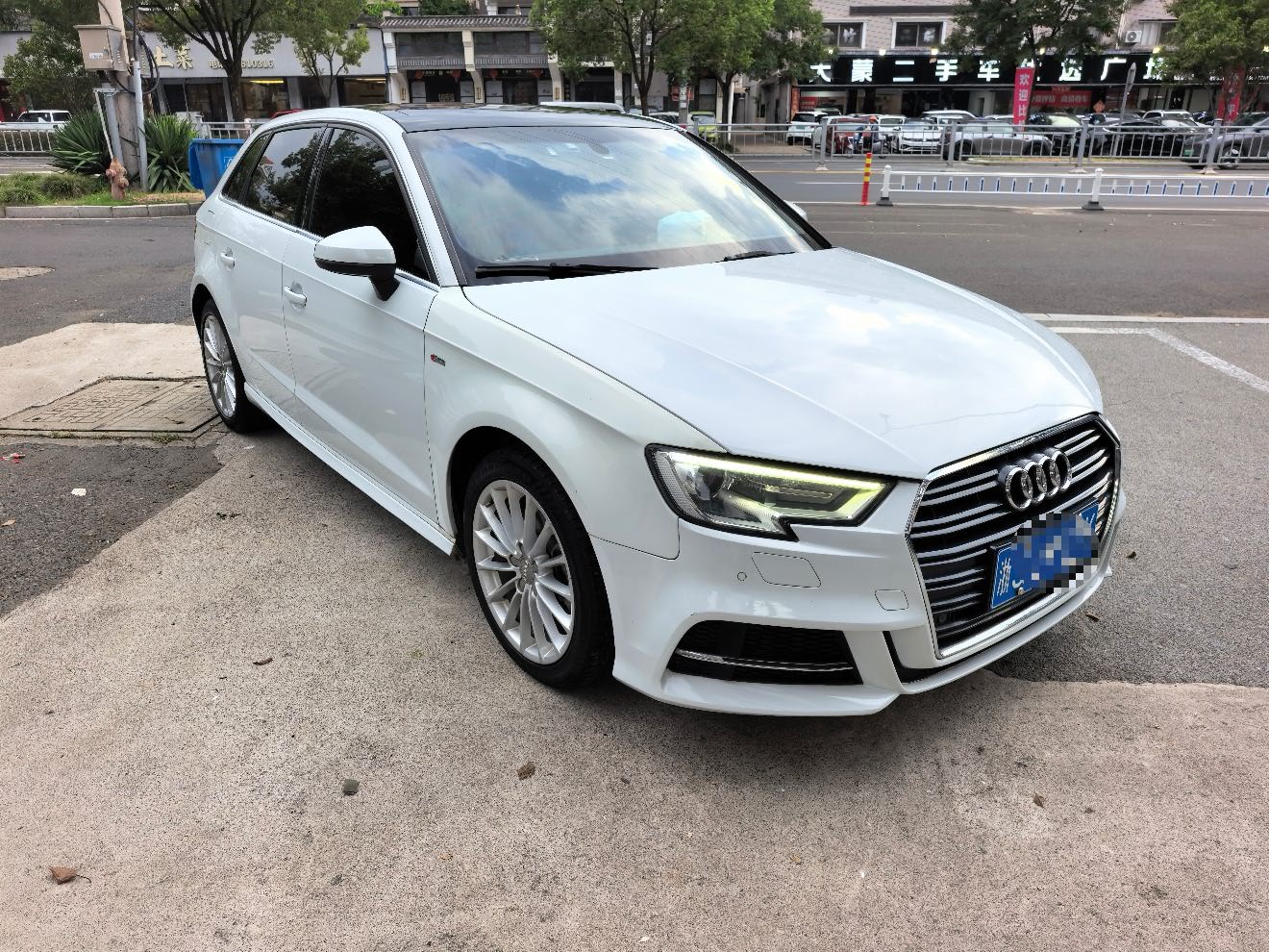 Audi A3 2017 car image #2