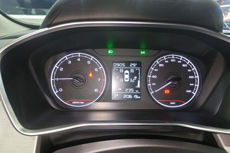 GEELY Coolray 2024 car image #12