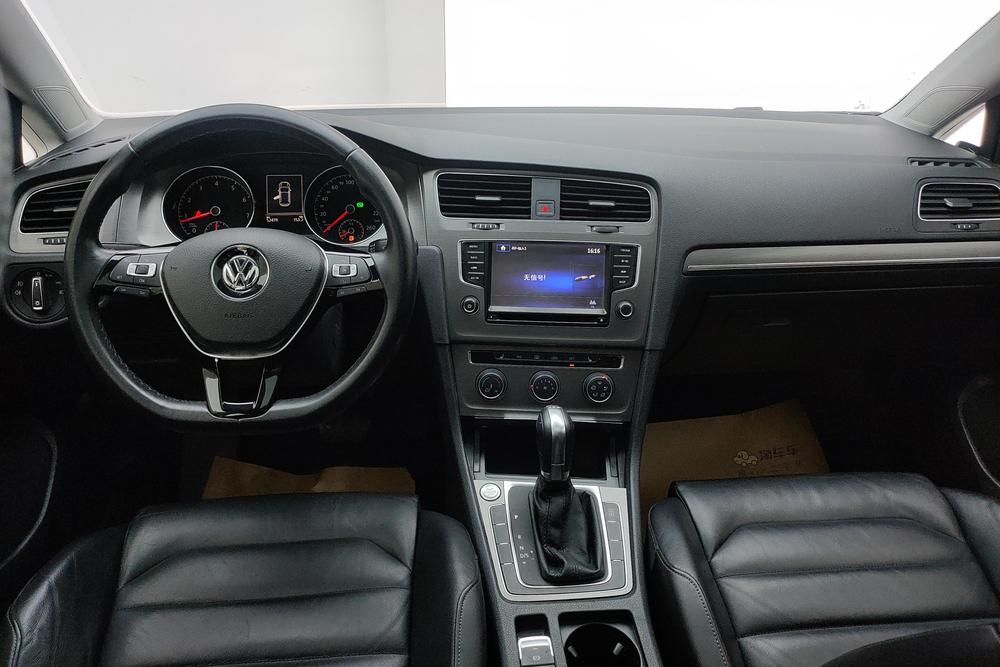 Volkswagen Golf 2014 car image #12