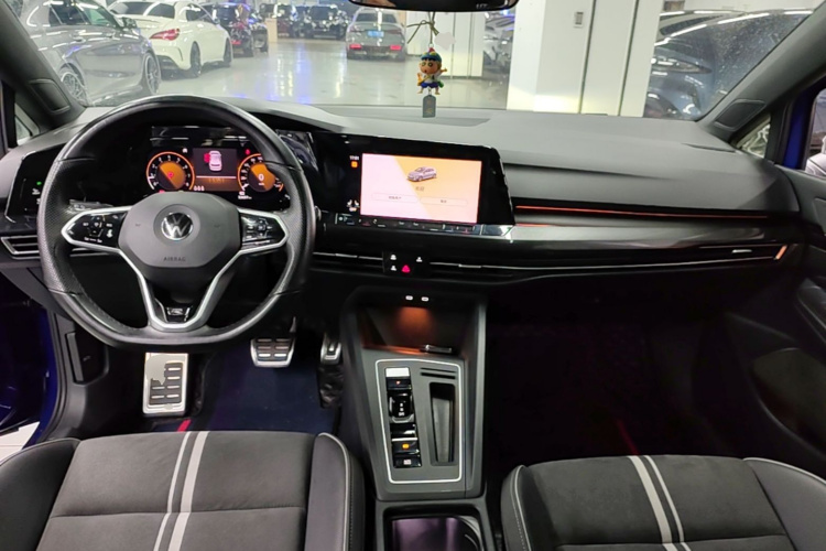 Volkswagen Golf 2022 car image #10