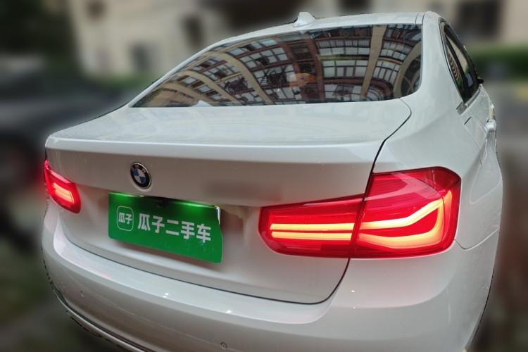 BMW 3 Series 2019 #6 BMW 3 Series 2019 car image #6