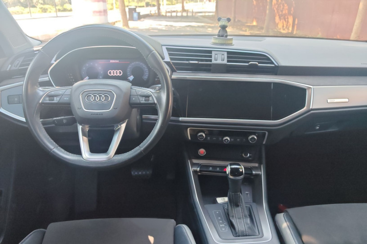 Audi Q3 2021 #10 Audi Q3 2021 car image #10