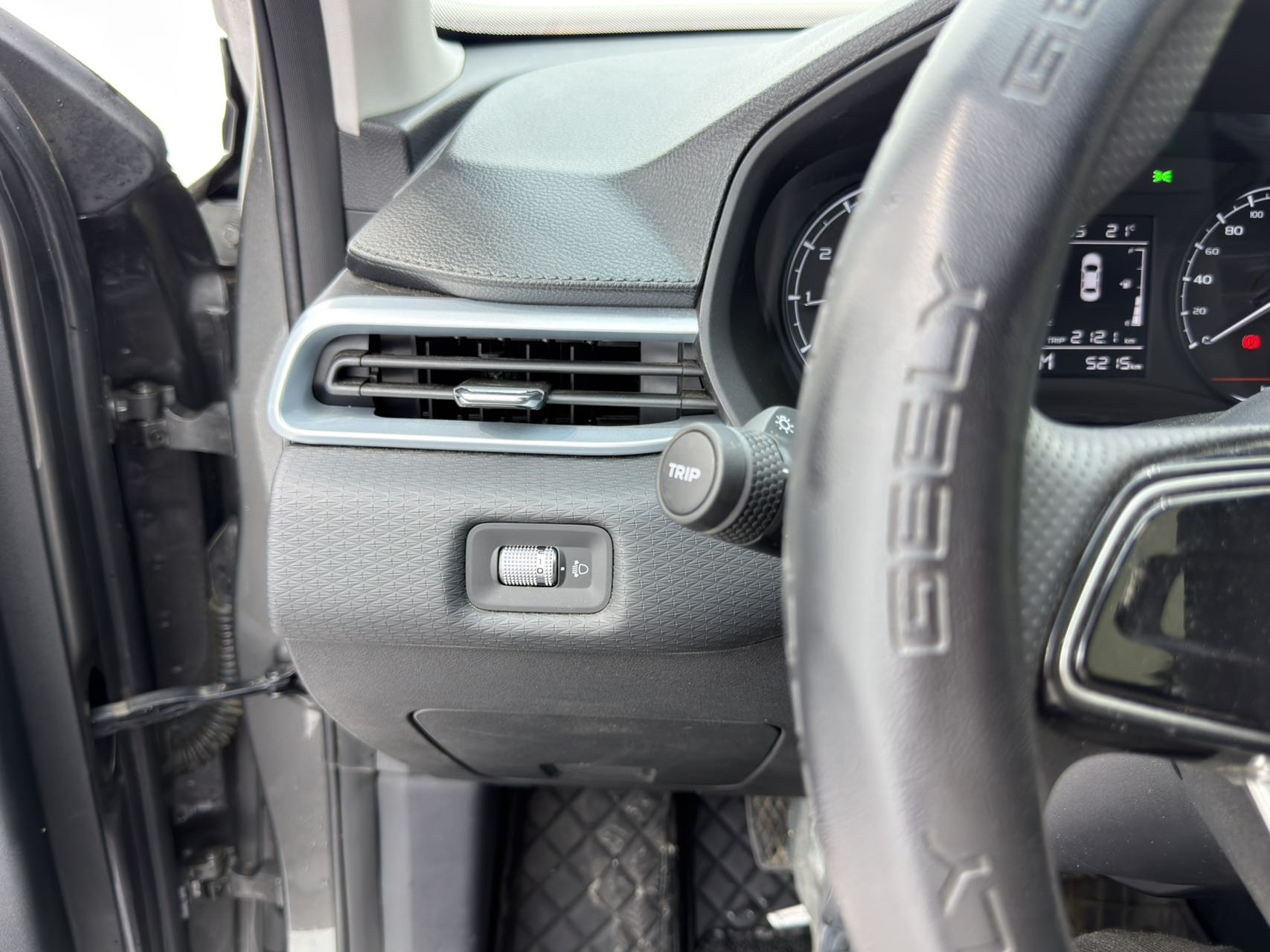 GEELY Emgrand 2025 car image #8