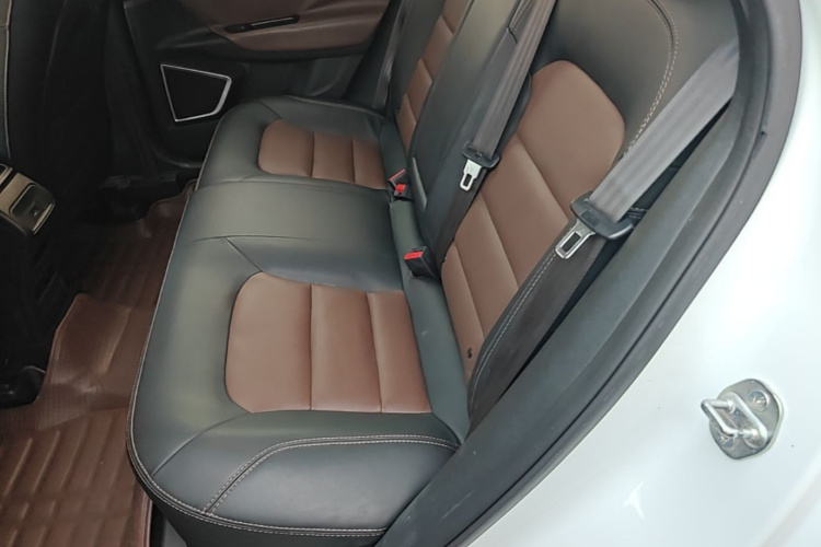GEELY Emgrand GS 2018 car image #17