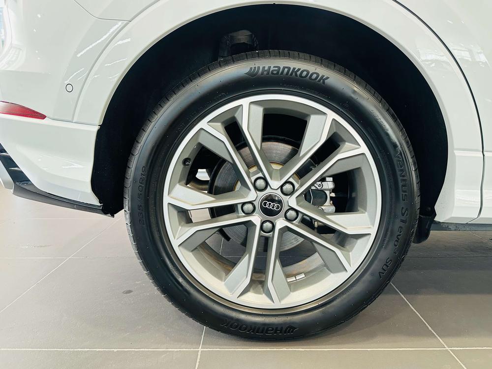 Audi Q3 2025 #9 Audi Q3 2025 car image #9