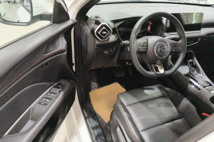 MG 5 2025 imagen de coche #9