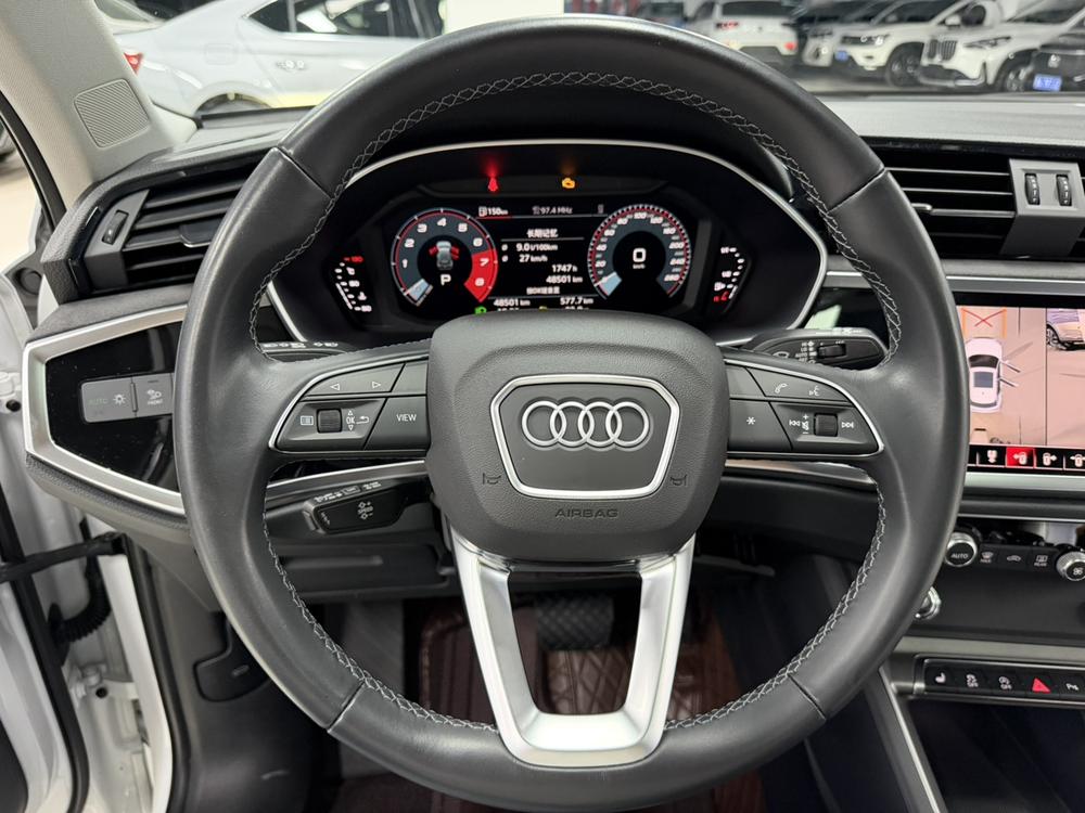 Audi Q3 2022 car image #21