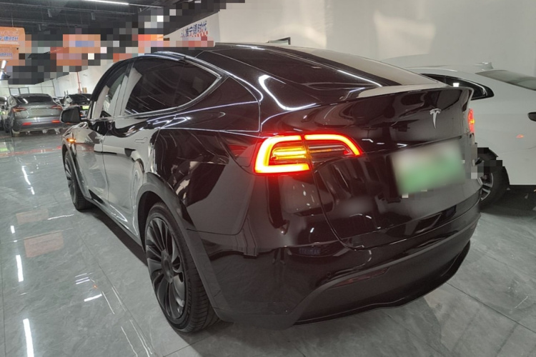 Tesla Model Y 2022 #7 Tesla Model Y 2022 car image #7