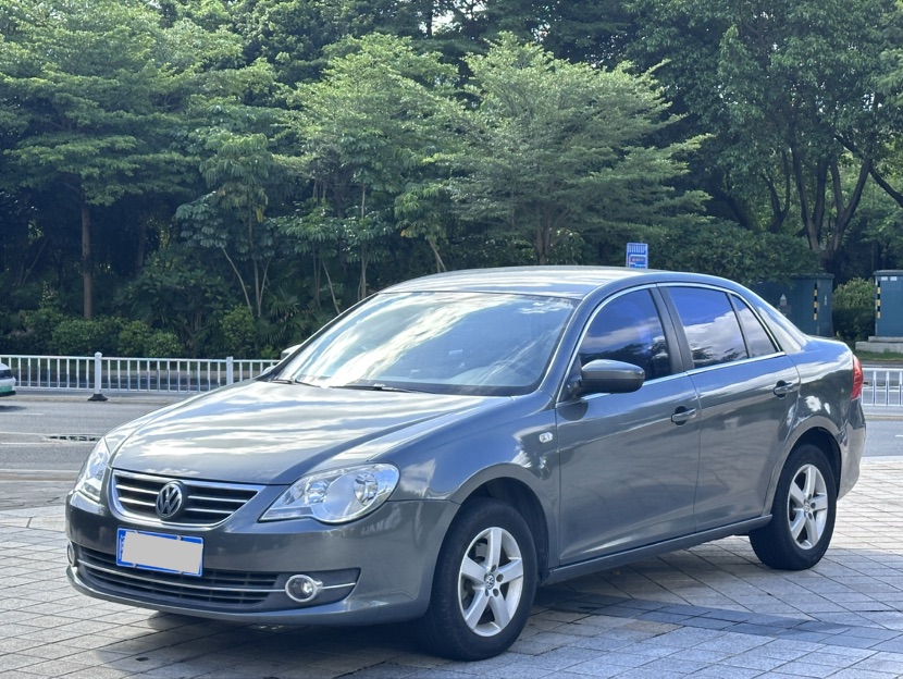 Volkswagen Bora 2012 immagine di auto 