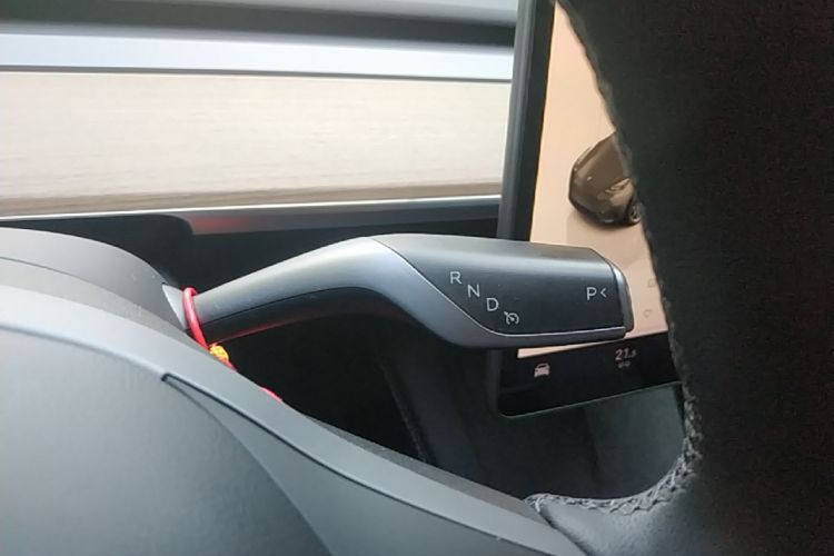 Tesla Model Y 2023 #14 Tesla Model Y 2023 car image #14