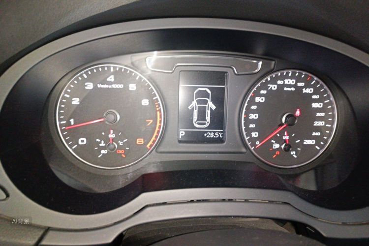 Audi Q3 2016 car image #13