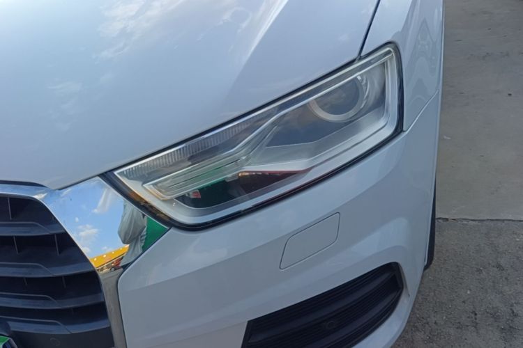 Audi Q3 2016 immagine di auto #23