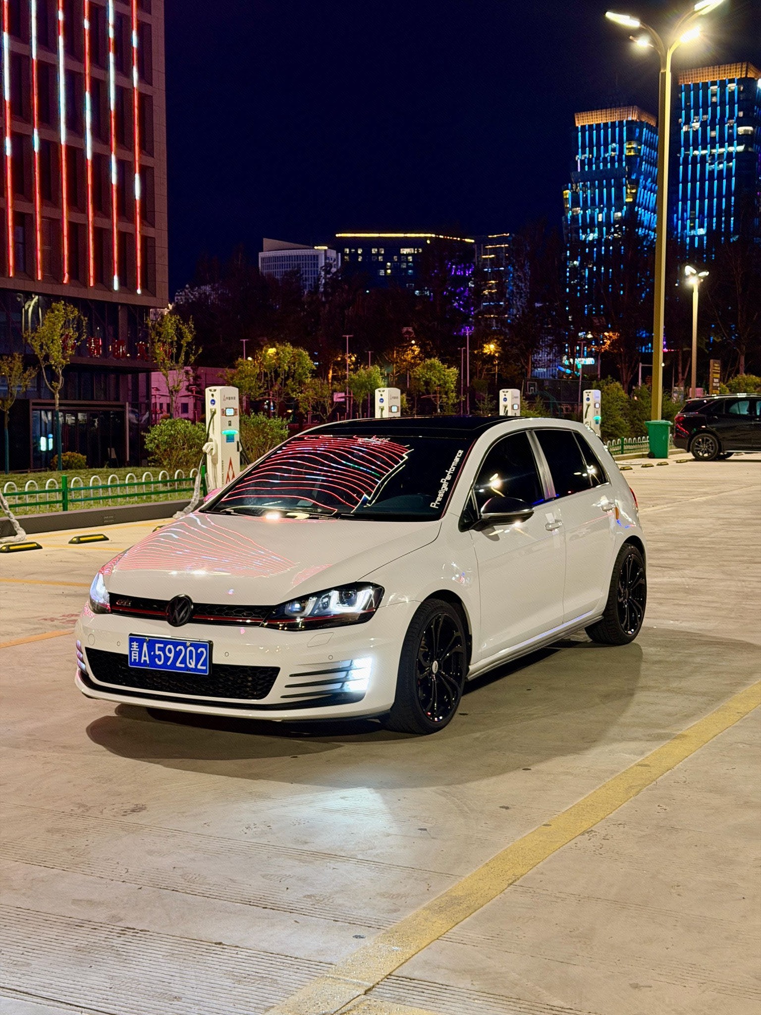 Volkswagen GolfGTI 2016 car image 