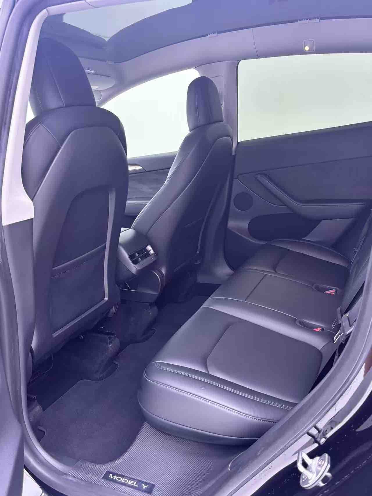 Tesla Model Y 2022 car image #4