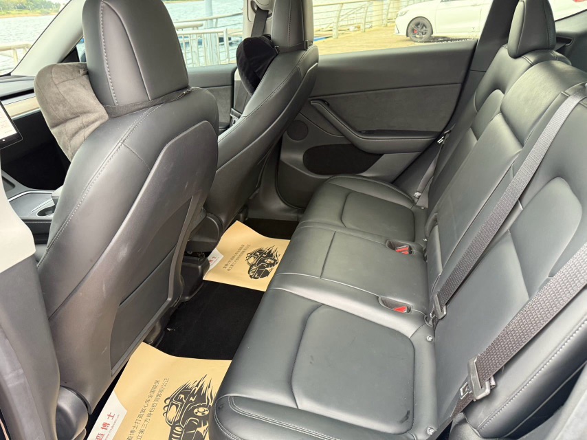 Tesla Model Y 2022 car image #5