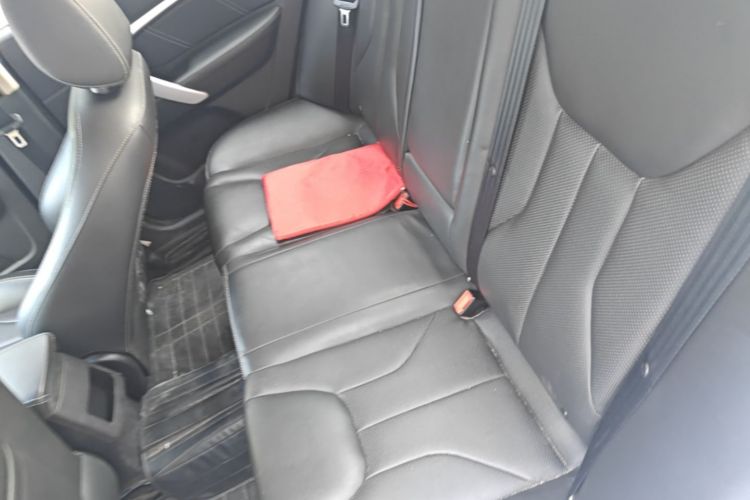 GEELY Emgrand 2018 car image #17