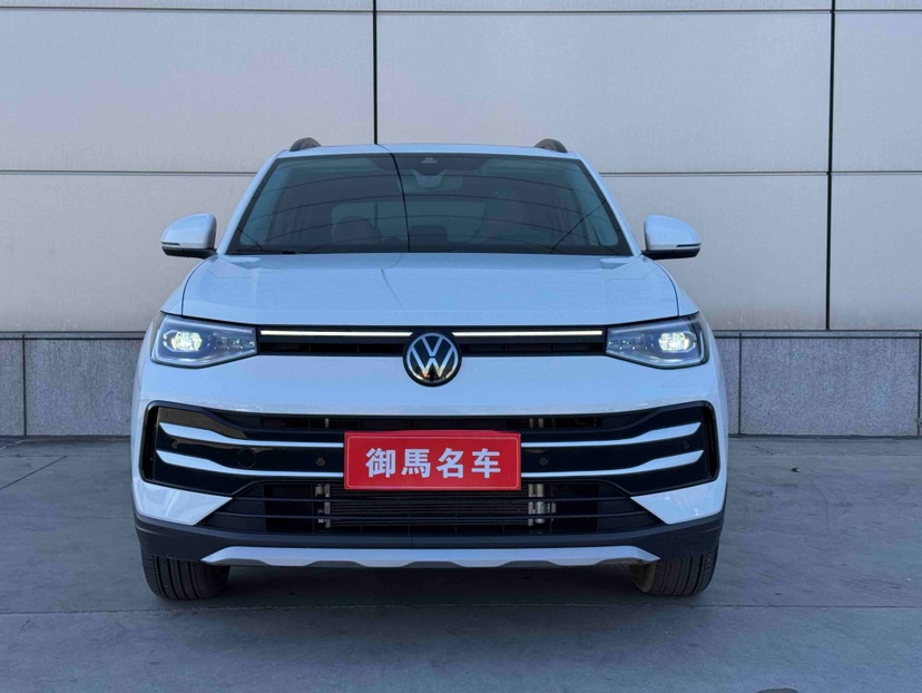 Volkswagen Tharu 2025 car image #2