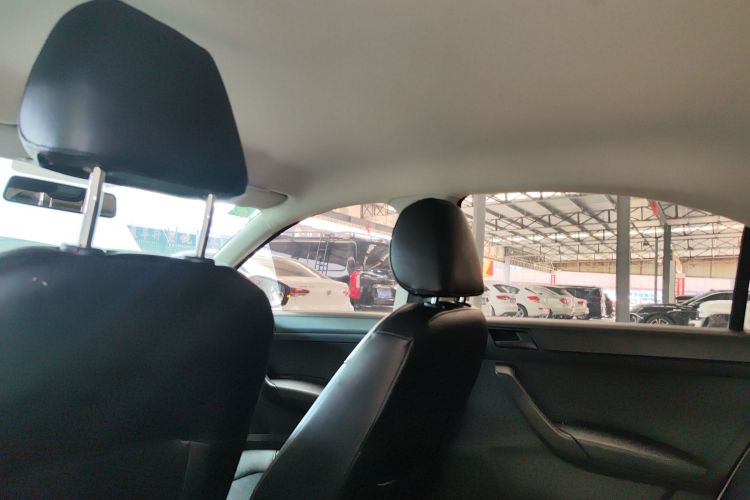 Volkswagen Santana 2019 car image #18