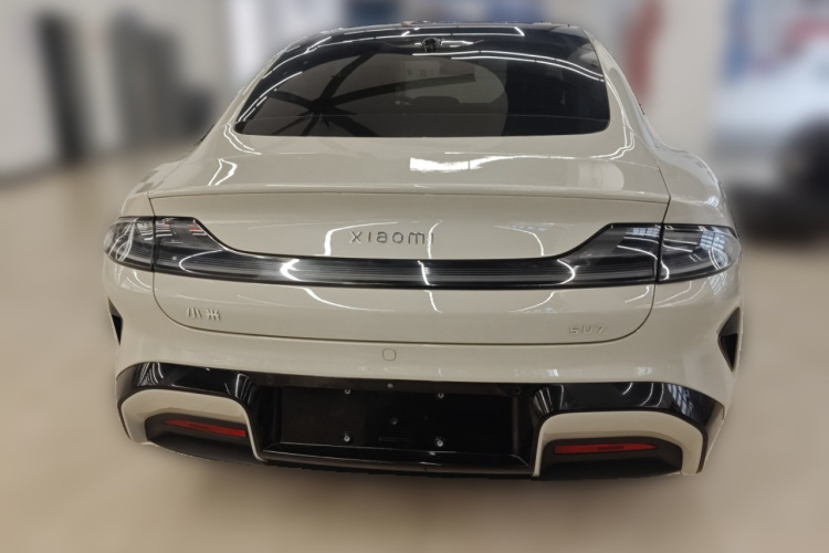 MI SU7 2025 image de voiture #6