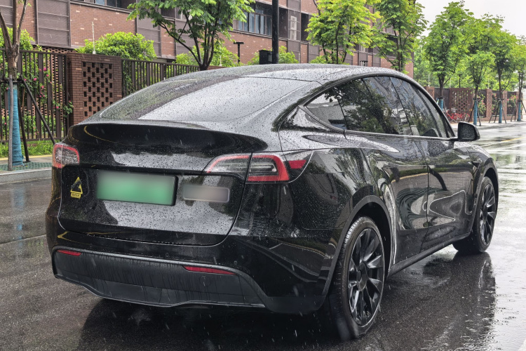 Tesla Model Y 2021 #7 Tesla Model Y 2021 car image #7