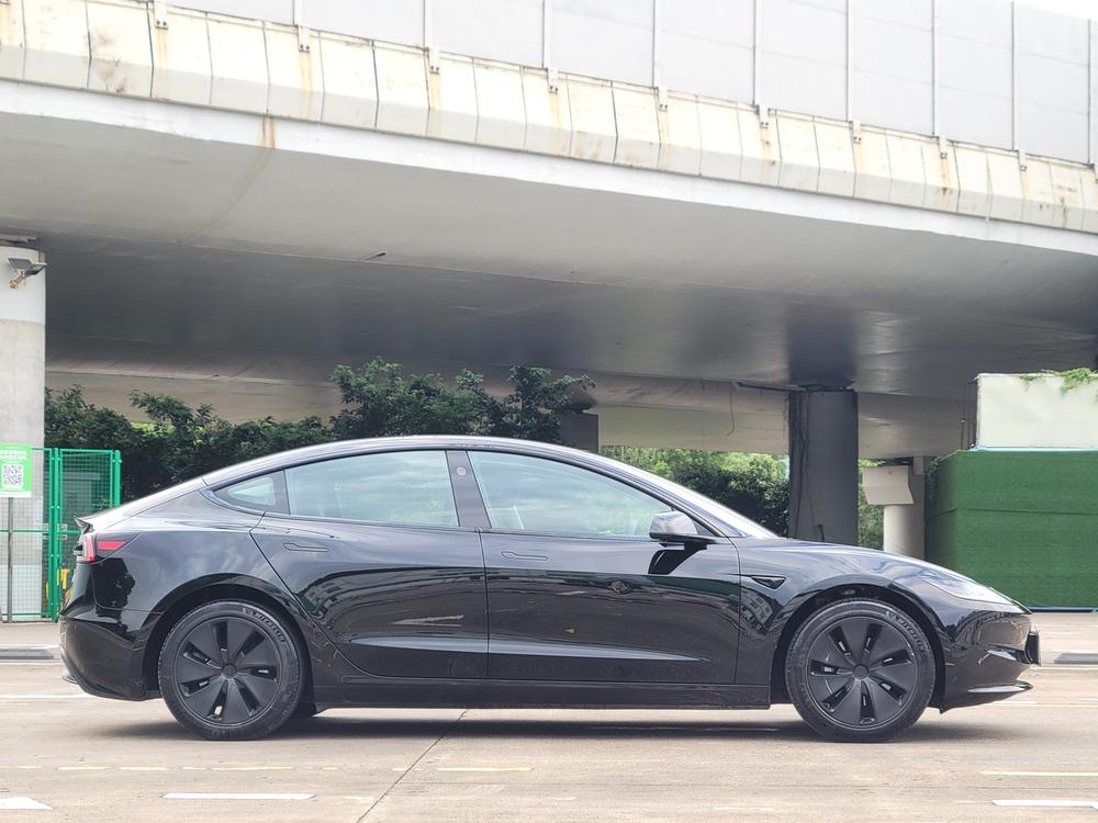 Tesla Model 3 2024 car image #8