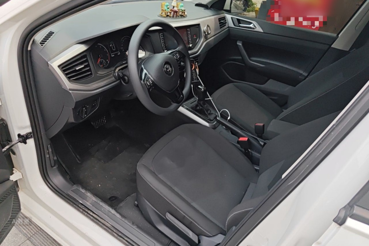Volkswagen Polo 2020 car image #17