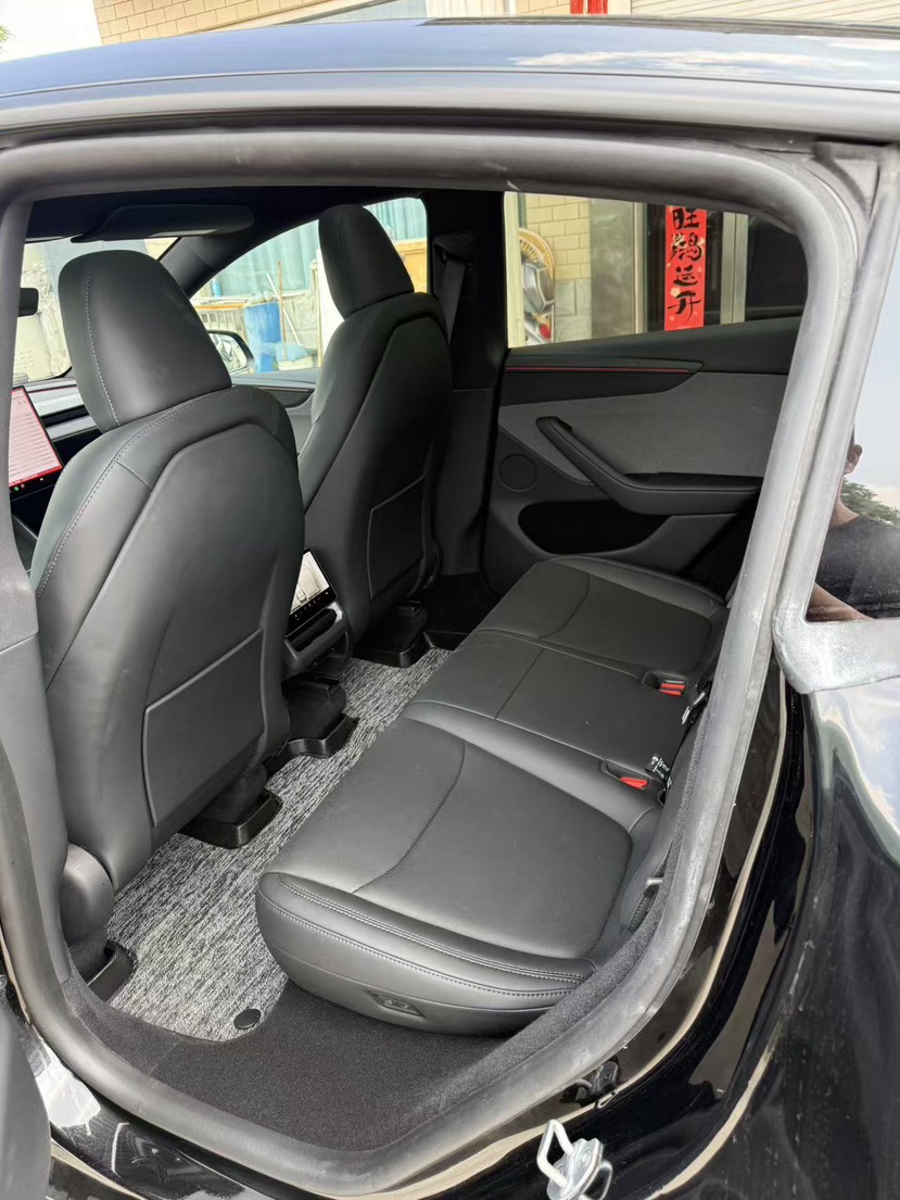 Tesla Model Y 2026 #6 Tesla Model Y 2026 car image #6