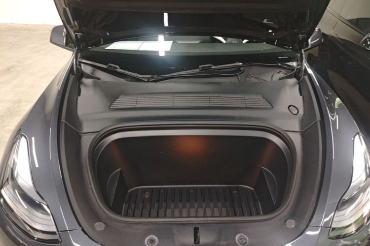 Tesla Model Y 2024 #20 Tesla Model Y 2024 car image #20