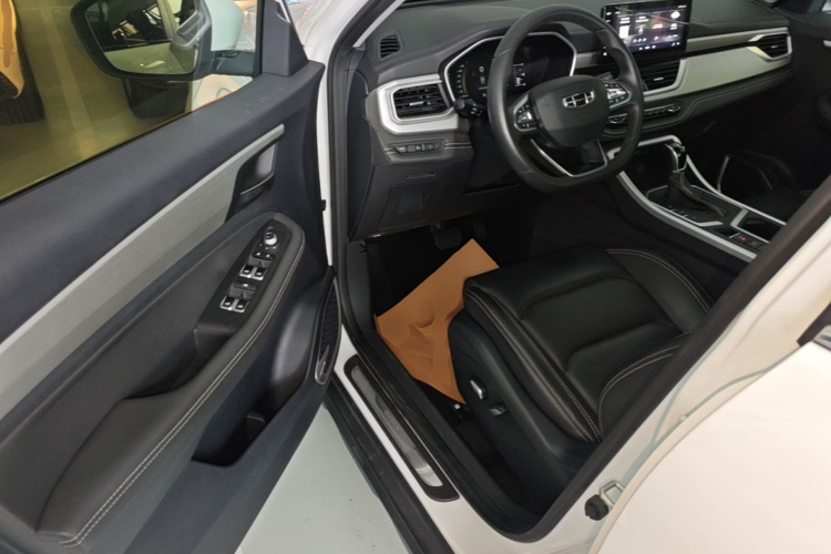 GEELY Vision X6 2020 car image #16
