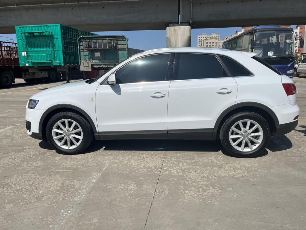 Audi Q3 2015 car image #4