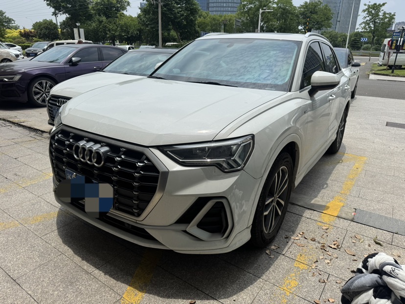 Audi Q3 2023 Audi Q3 2023 car image