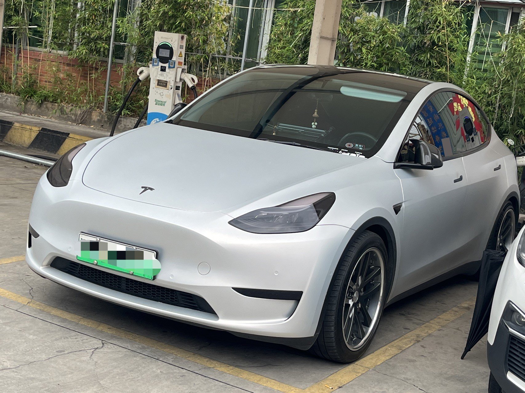 Tesla Model Y 2022 Tesla Model Y 2022 car image