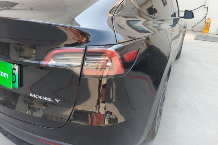 Tesla Model Y 2023 #8 Tesla Model Y 2023 car image #8