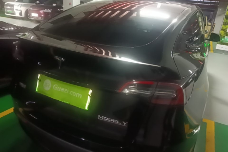 Tesla Model Y 2023 #7 Tesla Model Y 2023 car image #7