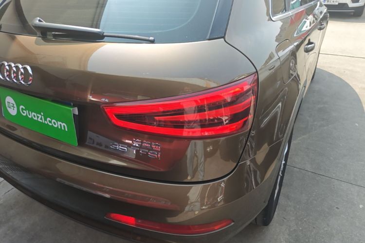 Audi Q3 2015 car image #8