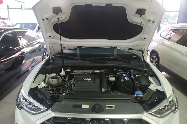 Audi Q3 2021 car image #20